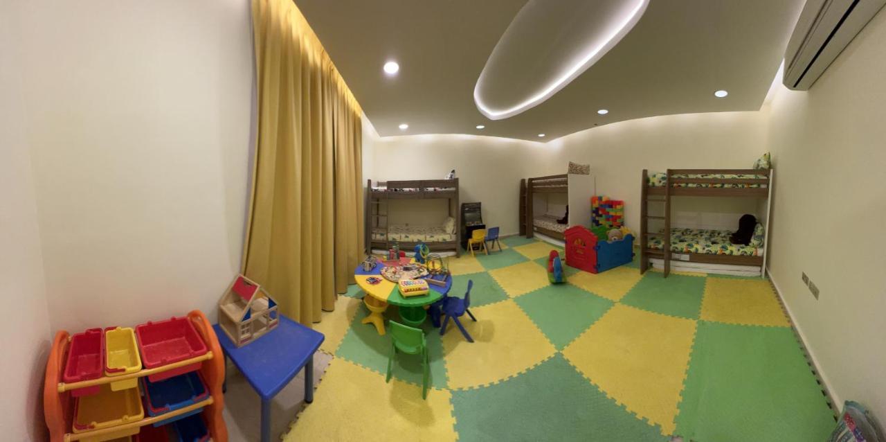 Farm Lebanon Guest House Abu Dhabi Bagian luar foto